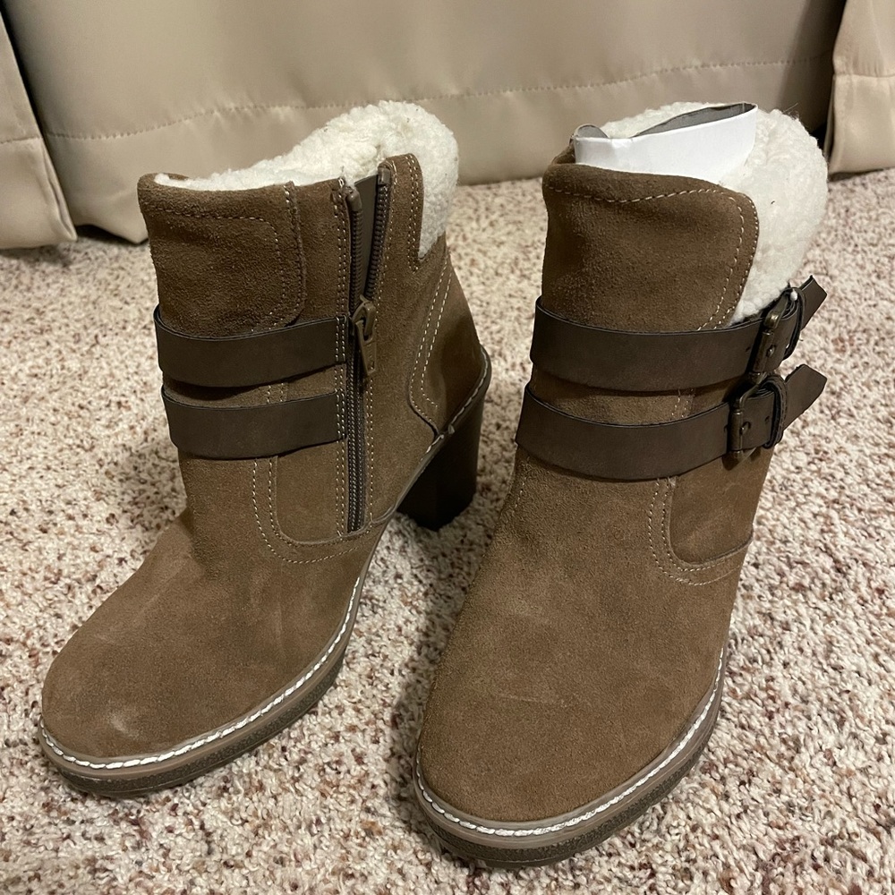 White Mountain Fur Lined Boots with Heel, size 7, never worn